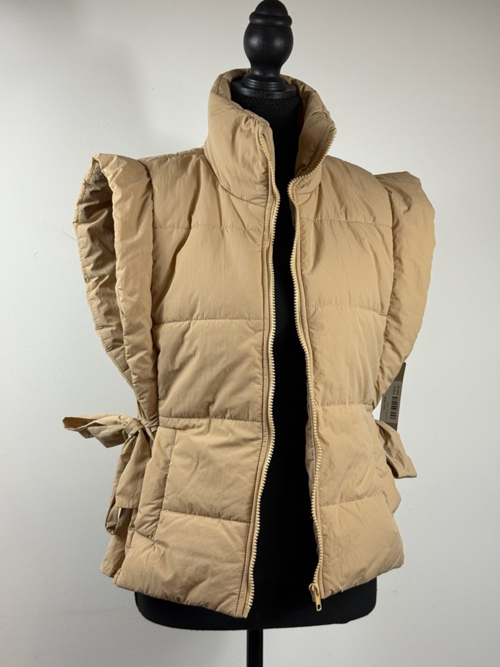 Women's Tan Puffer Vest with Side Ties Lizard Thicket Medium NWT